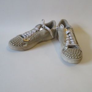 THE SHOE BOX GRAY SUEDE "STUDS & STARS" SNEAKERS 7